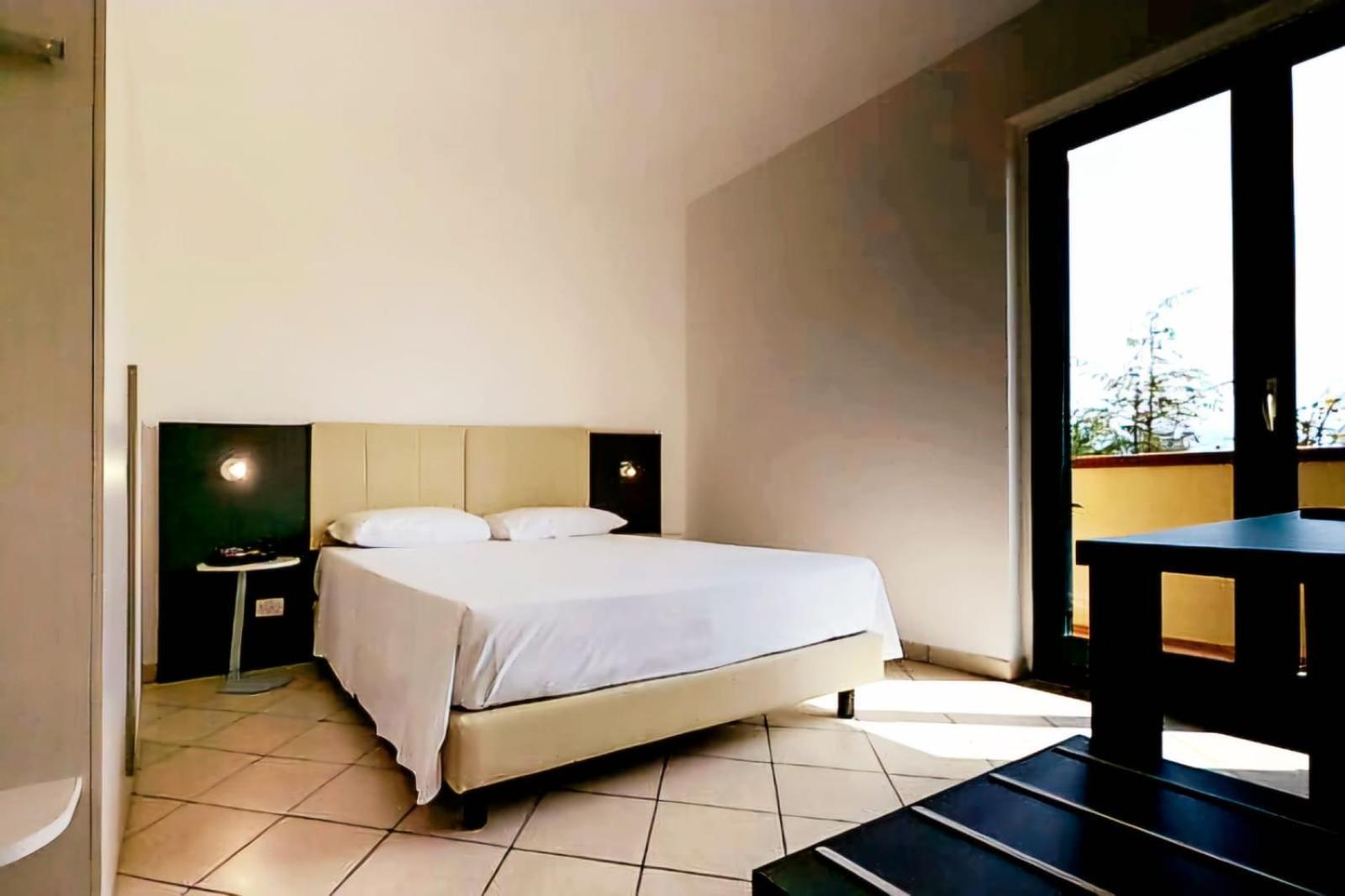 Magico Apartments - 450M Dalla Spiaggia Capo d'Orlando Exterior photo
